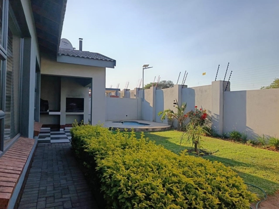 To Let 3 Bedroom Property for Rent in Waterkloof A H North West